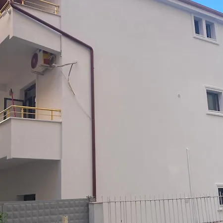 Tirana Leasing&rentals *