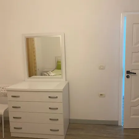 Tirana Leasing&rentals Lägenhet *