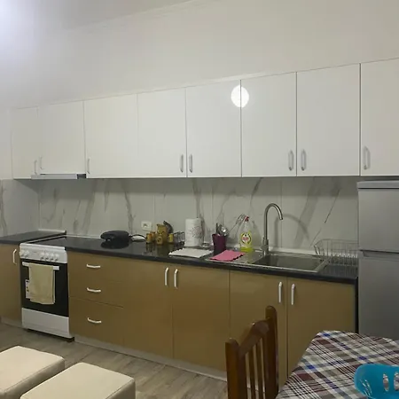 Tirana Leasing&rentals Apartman *