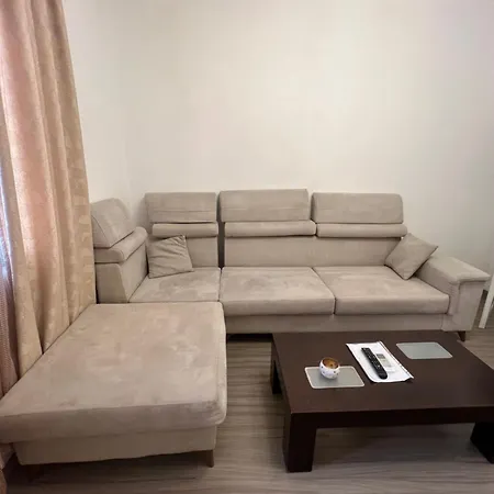 Tirana Leasing&rentals *