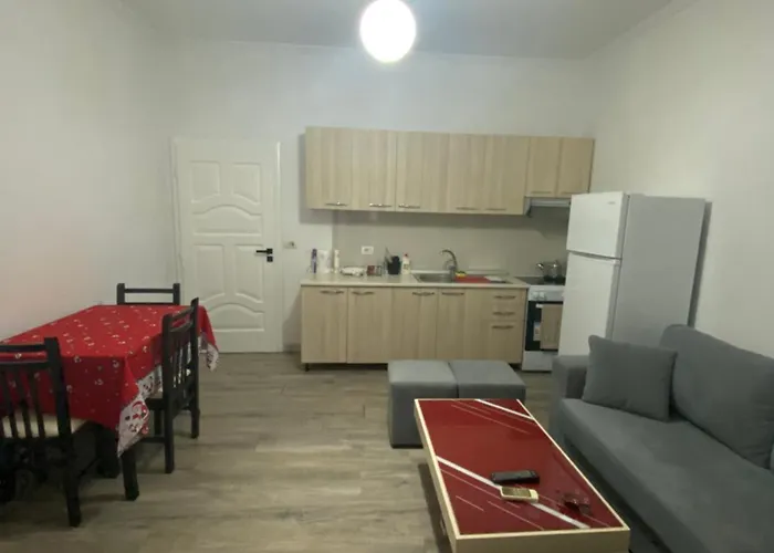 Tirana Leasing&rentals 아파트 *