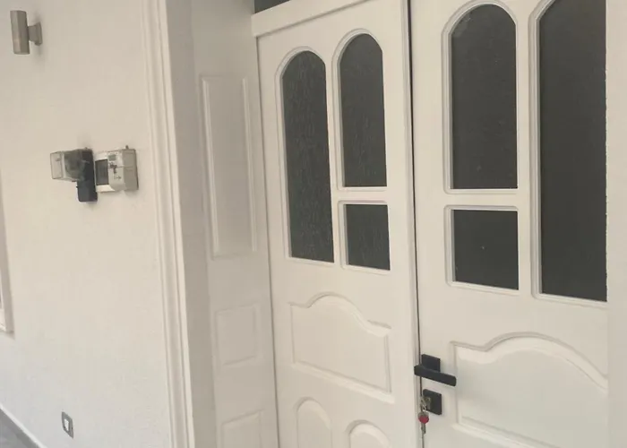 Tirana Leasing&rentals 아파트